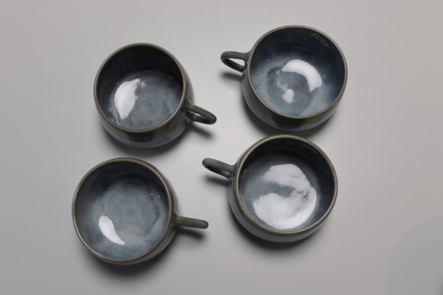 La tasse irisée arrondie 