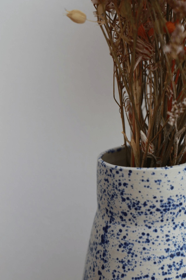 Le vase moucheté 